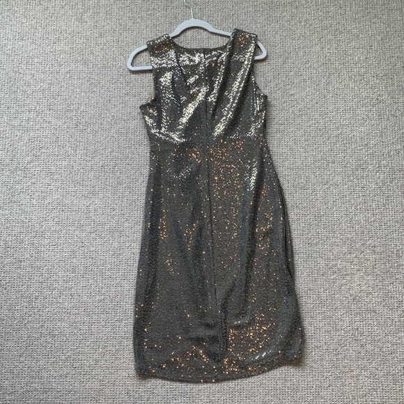 Gorgeous gold sequined party dress. Size 8 - Picture 3 of 5